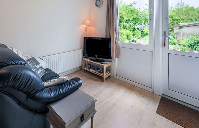 Apartment in Baflo Near Seal Center - Photo 11