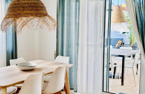 Amazing beach bliss 2br w/private sea view terrace - Photo 1