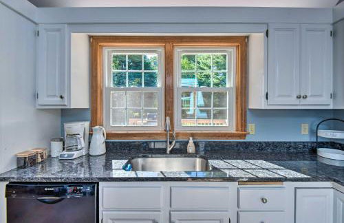 Charming Saco Home with Deck, 5 Mi to Beach! - Photo 11