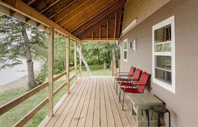 Portage Lakeside Cabins - Photo 8