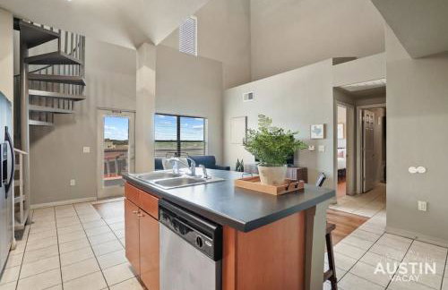 Balcony Views and Ideal West Campus Austin Location - Foto 11