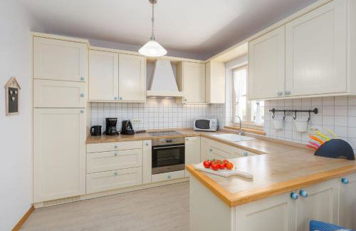 Mediterrane Steinvilla mit beheiztem Privatpool, aromatischen Mittelmeerpflanzen - Foto 10