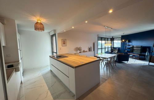 La Business class - Standing - Tramway - Parking - Foto 5