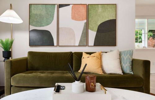 Kirkland Elegant 4B 2 5B Family Retreat with Designer Decor - Photo 47