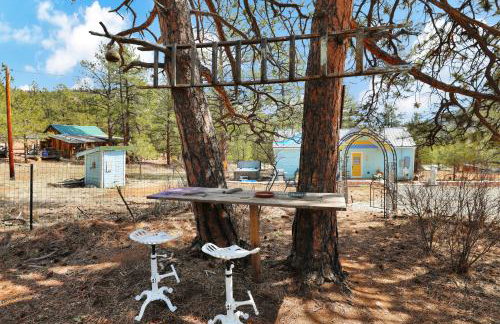 Timeless Pineview Cottage Hot Tub & Pet Friendly - Photo 9