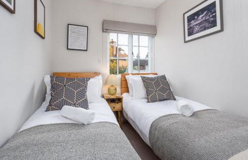 Charming 2 Bed Cottage - within city walls - free parking- garden - Foto 26