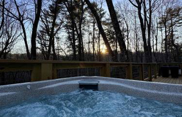 The Onyx - Walk to Falls, Hot Tub, Resort Access, Luxe Approved - Foto 2