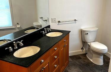 House Conveniently Located by Route 1 - Foto 5