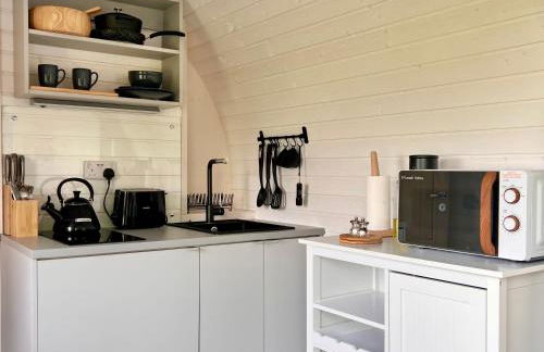 Y Caban - A Luxury Rural Retreat with Seaviews - Photo 6