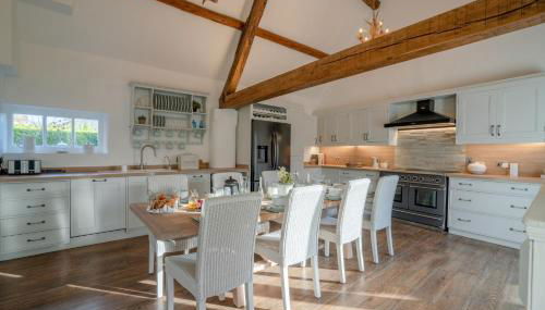 Yew Tree Cottage - Photo 5, stove, pet friendly