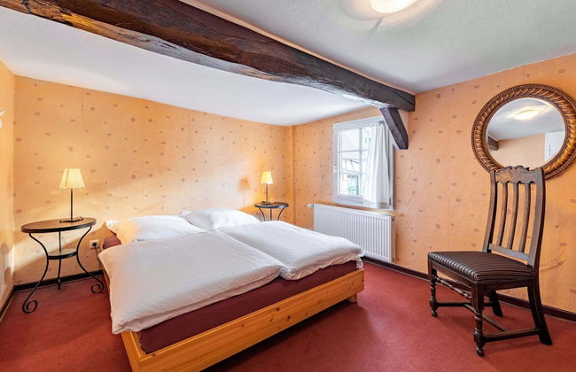 Romantic Holiday Home in Schleiden on the Village Square - Foto 3