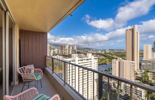 Honu Hale Penthouse 2 BDR Ocean View Waikiki - Photo 46