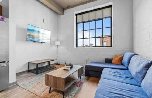 Trendy DT Loft l 2 TV's l Parking l Café - Foto 1