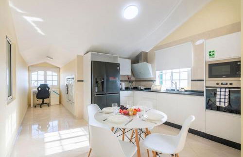 Branco's Apartment by GALMI - Foto 12