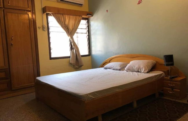 3 Bed House Sleeps 6 - Parking, Wifi, Generator - Foto 4