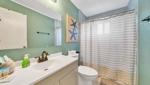 Nearby Beach l Friends & Family l Pet-Friendly - Foto 5, Shower