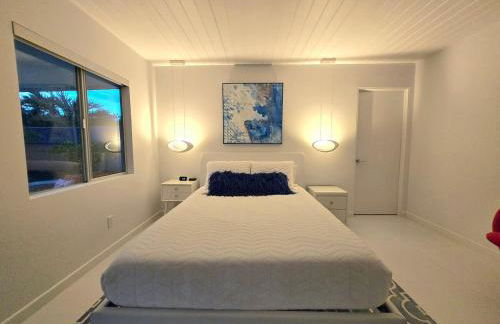 As seen on HGTV Desert Flippers The Pink Door - Foto 25