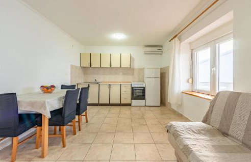 Beautiful Apartment In Kustici With Wifi - Foto 15