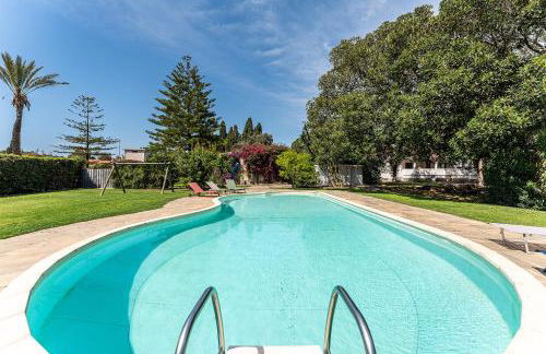 Lux Historic Villa Giardini, with private Pool SouthSardiniaHolidays - Foto 2