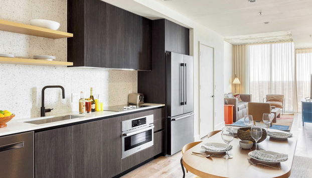 Sleeps 34! 11 Condos in New Austin High Rise w/ Rooftop Pool, Gym, Yoga Studio - Foto 5, Interior