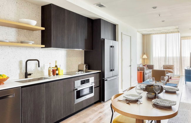 Sleeps 34! 11 Condos in New Austin High Rise w/ Rooftop Pool, Gym, Yoga Studio - Foto 5