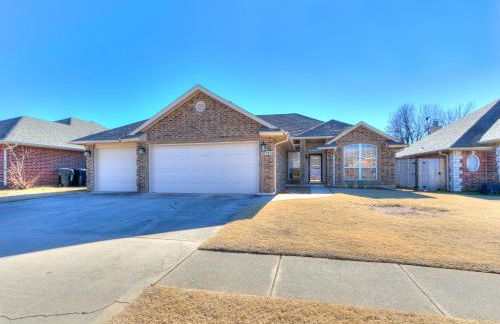 Sleek 4BR OKC Stay by StayLage - Photo 68