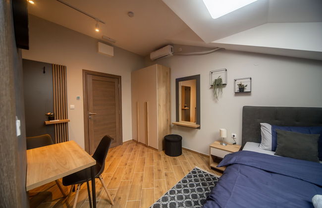 Manoir Apartments - Photo 16