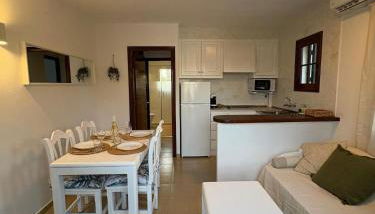 Apartamento en la playa con piscina - Foto 5, stove