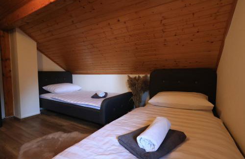 WoodenHouse with two Apartments - Foto 69