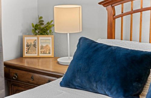 Golden View Townhouse - Walk to Downtown! - Photo 24