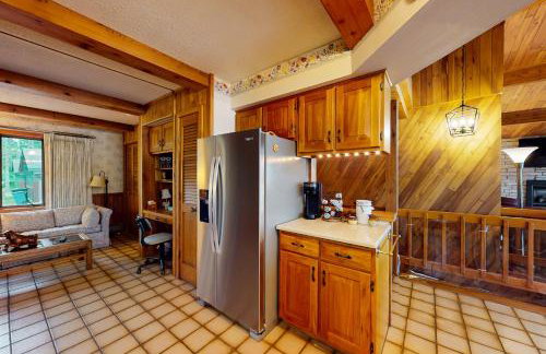 Lakefront Haven - Photo 11