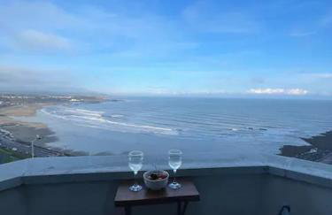 Spectacular 2 Bedroom Balcony Sea View Flat - Foto 1