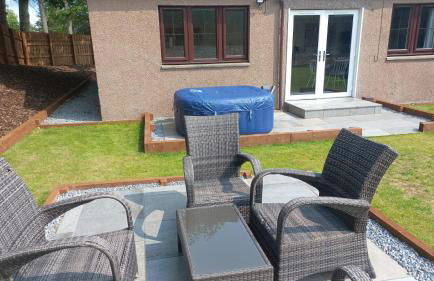 Clova Cottage 7BR Retreat - Photo 16