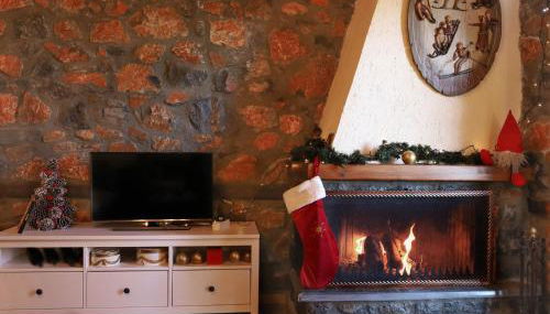 Παραδοσιακή μεζονέτα στον Π.Άγιο Αθανάσιο - Foto 3