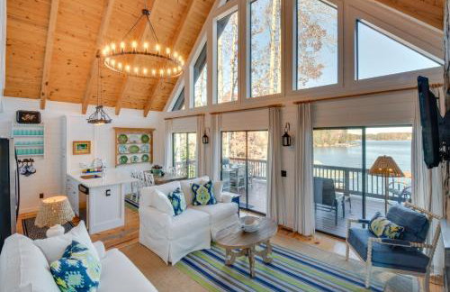 Beautiful Lake Keowee Home with Boat Dock and Fire Pit - Foto 1