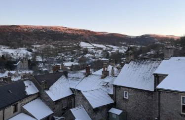 Northcliffe - Stylish Stone Cottage - Spa Bath - Peak Views - Photo 22