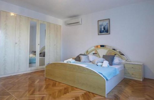 10 Bedroom Beautiful Home In Kucice - Foto 50