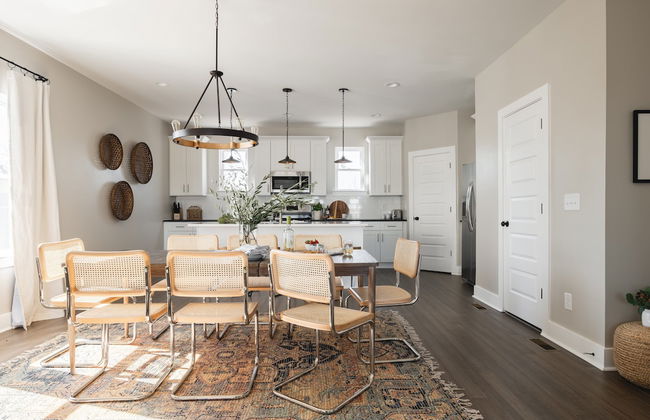 Cherokee by AvantStay – Contemporary Design in a Prime Location - Photo 52