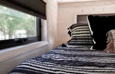 Stylish Tiny House for Glamping in South Carolina - Foto 9