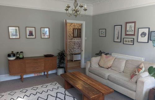 Charming 3-Bedroom House in Bristol with Garden - Perfect for Families - Foto 1