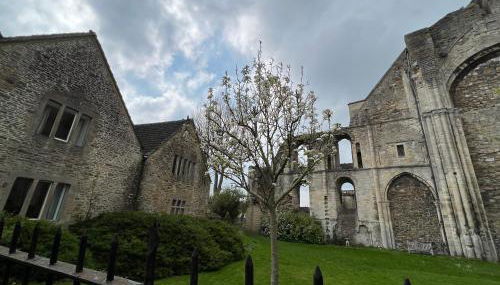 Cosy Cottage Overlooking Malmesbury Abbey - Foto 1