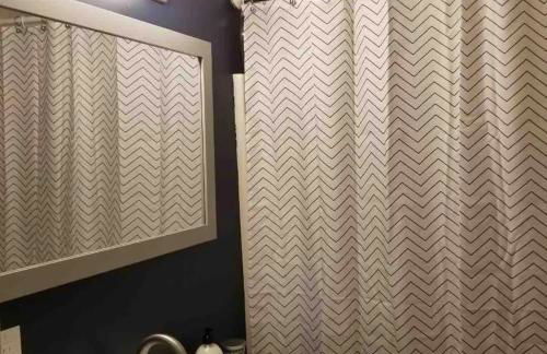 Relaxing Rustic Oasis II, Unit B - 6 minute walk to Downtown! Cyclists Welcome! - Foto 11