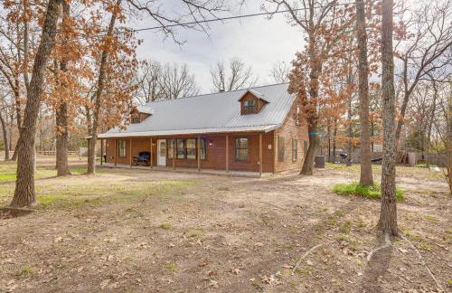 Near Lake Fork Home with Fire Pit in Yantis! - Foto 35