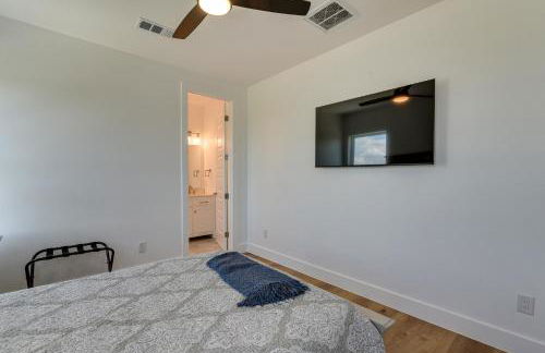 Ocean Views, Steps to Sand! Coastal Galveston Gem - Foto 20