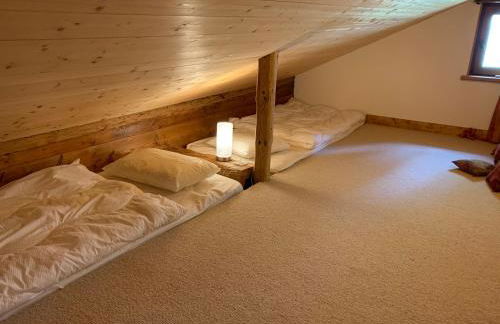 Savoyard Farmhouse - Sleeps 14 Garden & Parking - Foto 19