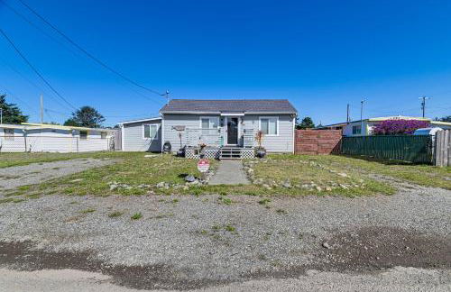 Updated Home 2 Mi to Beach in Crescent City! - Foto 27