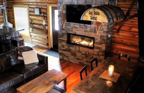 Superb Log Cabin Rental for Groups near Munising and Pictured Rocks National Lakeshore, Michigan - Foto 17