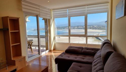 Dúplex en 1ª línea de playa - Foto 1