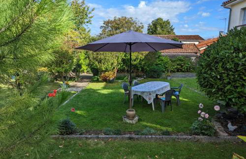 Charmant appartement avec terrasse et jardin, idéal pour 4 personnes, à Barbezieux - FR-1-653-196 - Foto 14