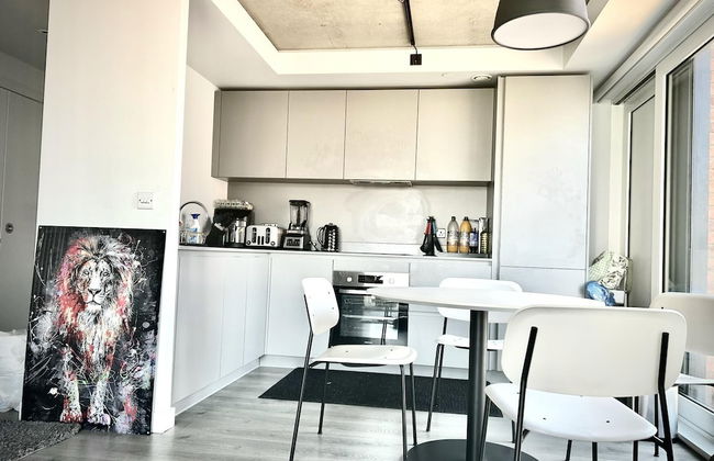 Captivating 2-bed Skyview Apartment in Leeds - Foto 7